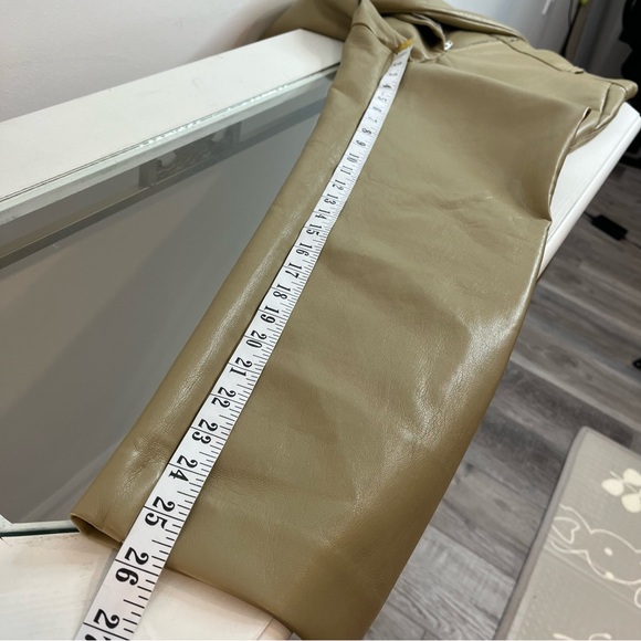 Aritzia Babaton Women's Size 4 Command Cropped Pant Mid Rise Vegan Leather Tan - Picture 8 of 12